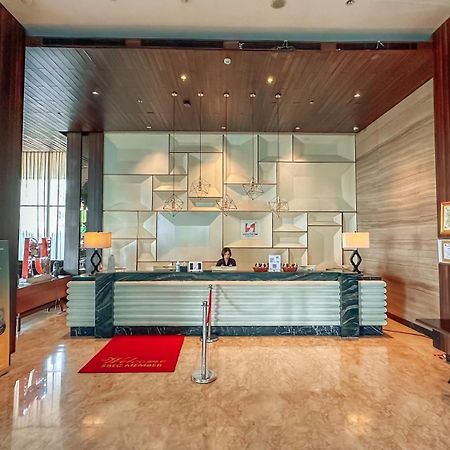 Swiss-Belinn Karawang Ngoại thất bức ảnh