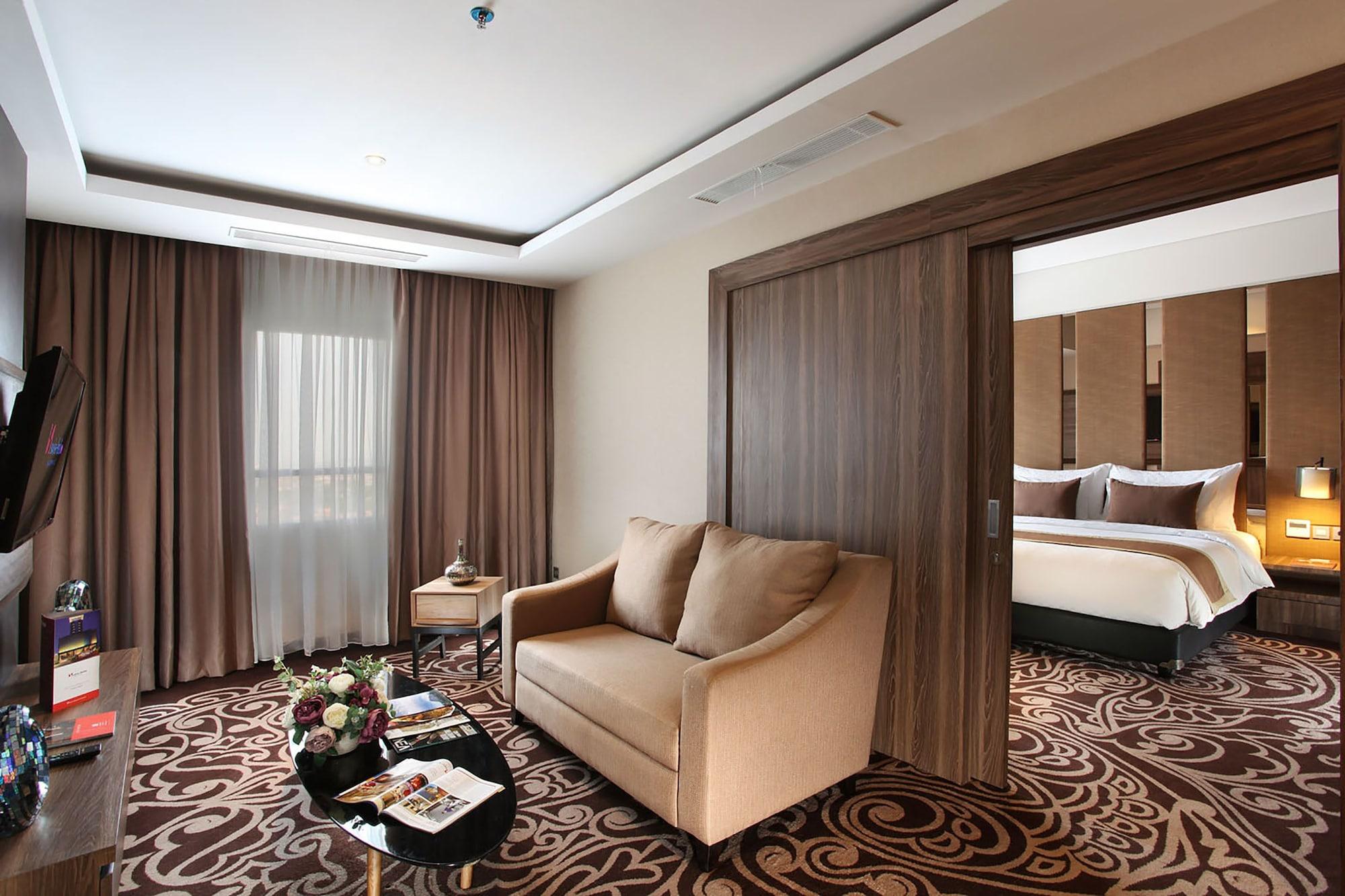 Swiss-Belinn Karawang Ngoại thất bức ảnh