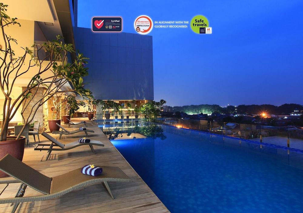 Swiss-Belinn Karawang Ngoại thất bức ảnh
