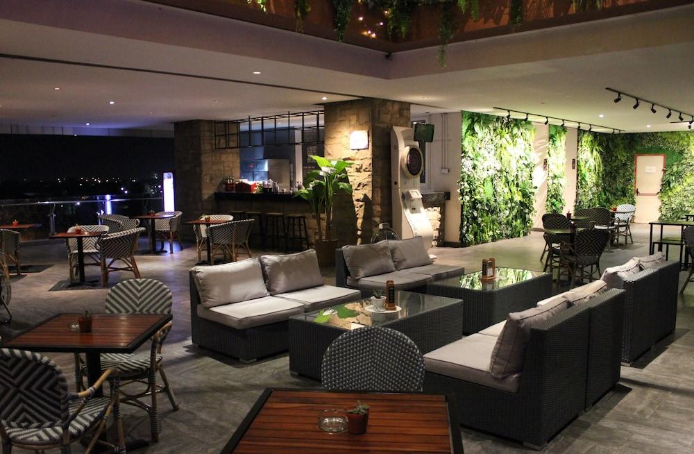 Swiss-Belinn Karawang Ngoại thất bức ảnh