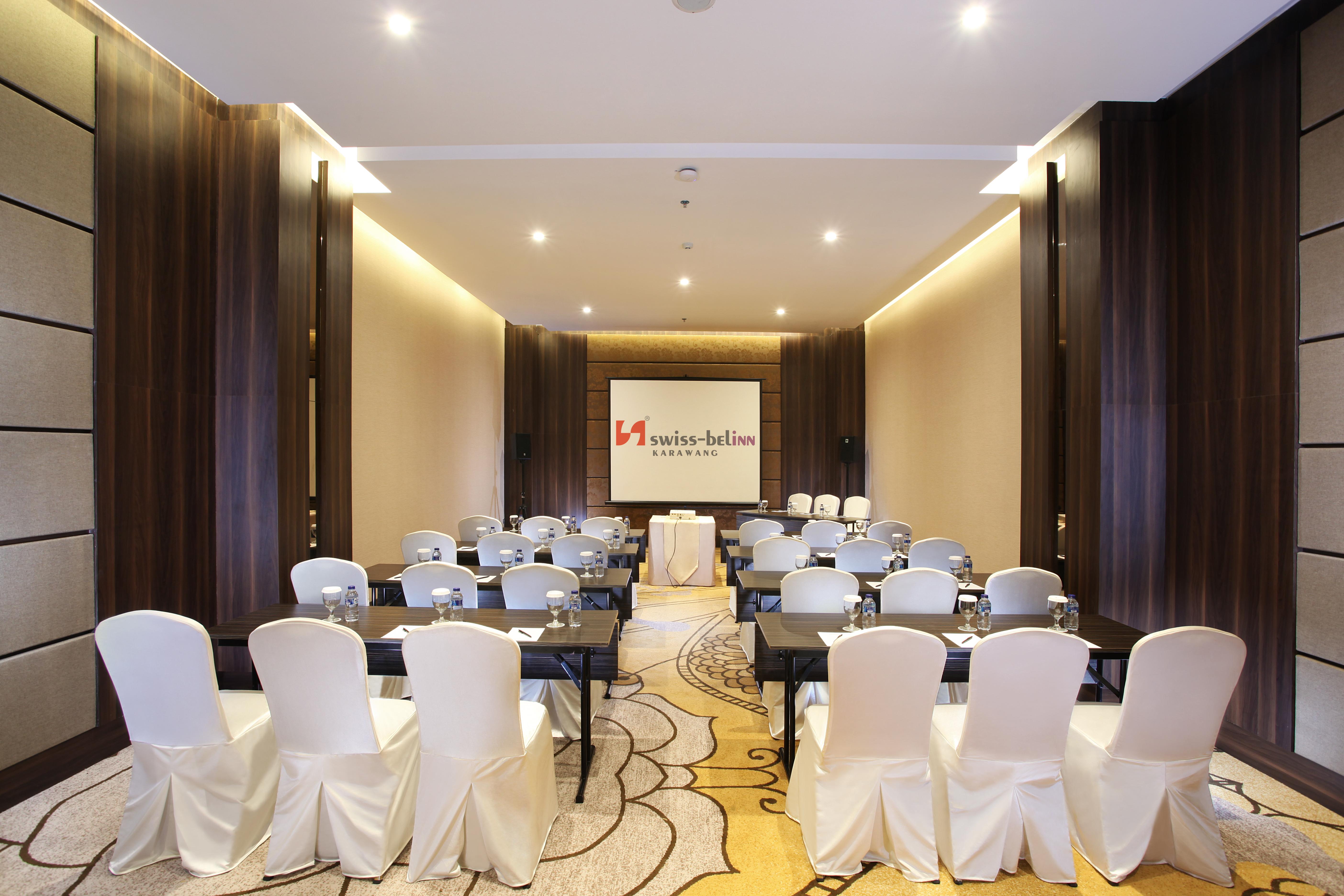 Swiss-Belinn Karawang Ngoại thất bức ảnh
