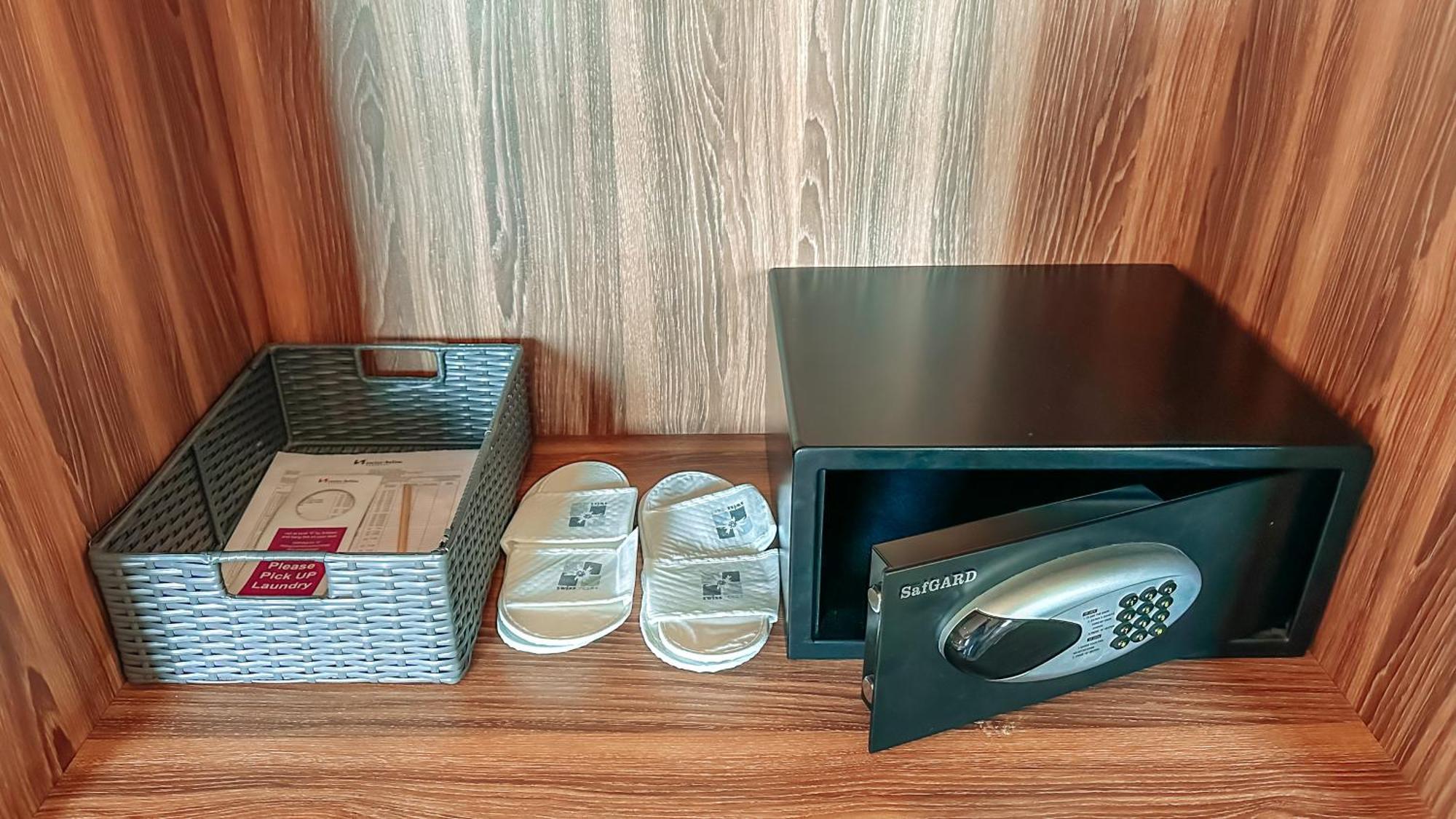 Swiss-Belinn Karawang Ngoại thất bức ảnh