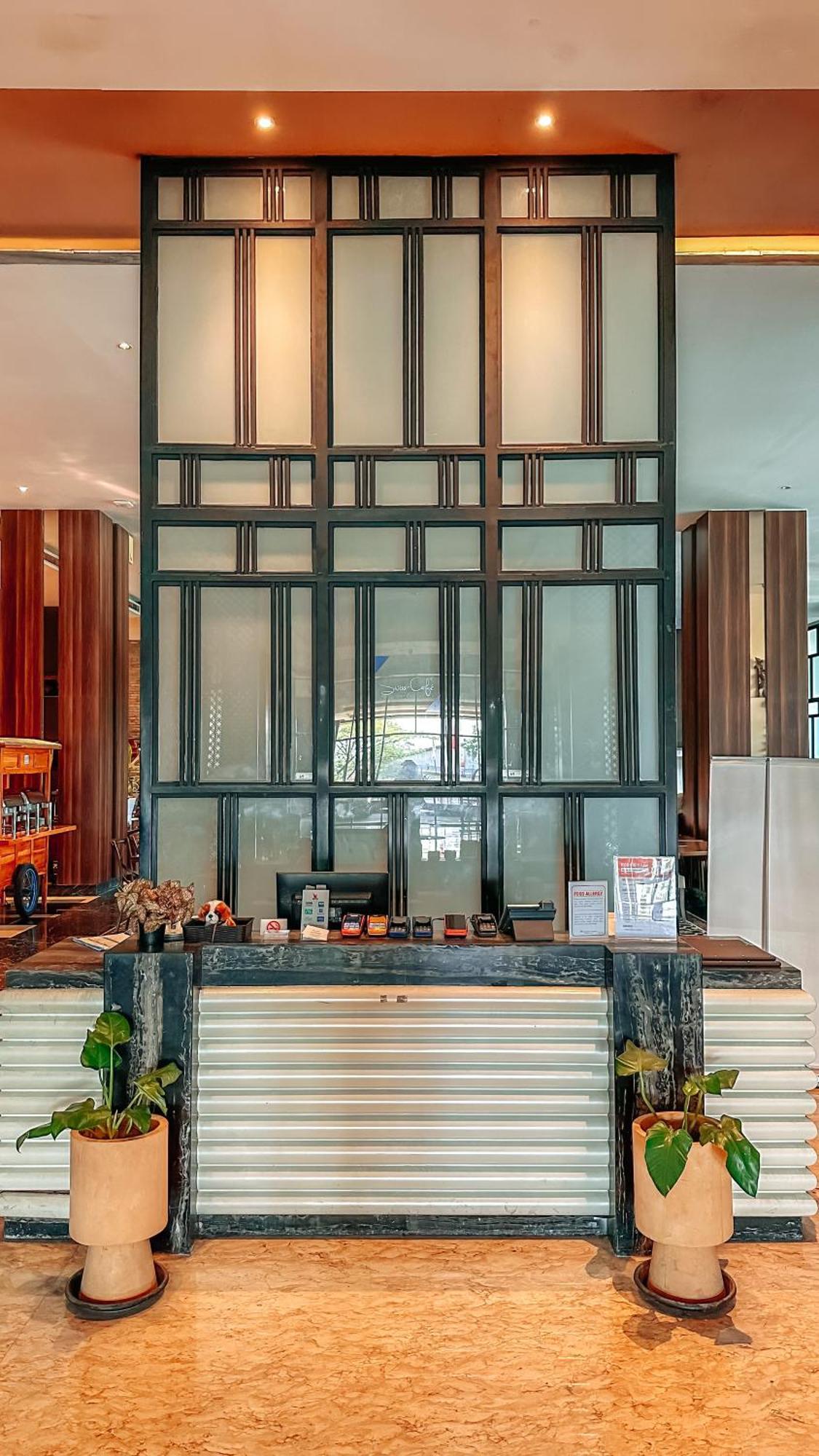 Swiss-Belinn Karawang Ngoại thất bức ảnh