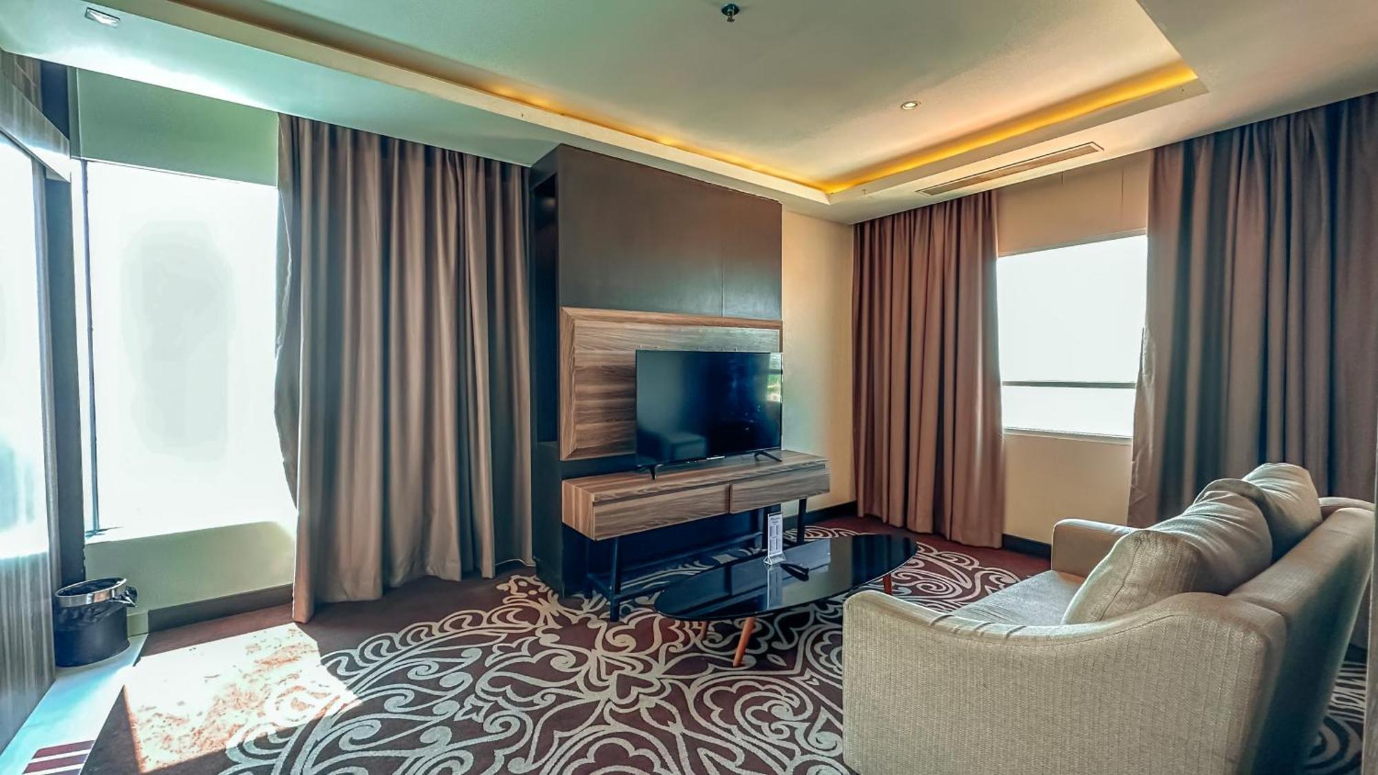 Swiss-Belinn Karawang Ngoại thất bức ảnh