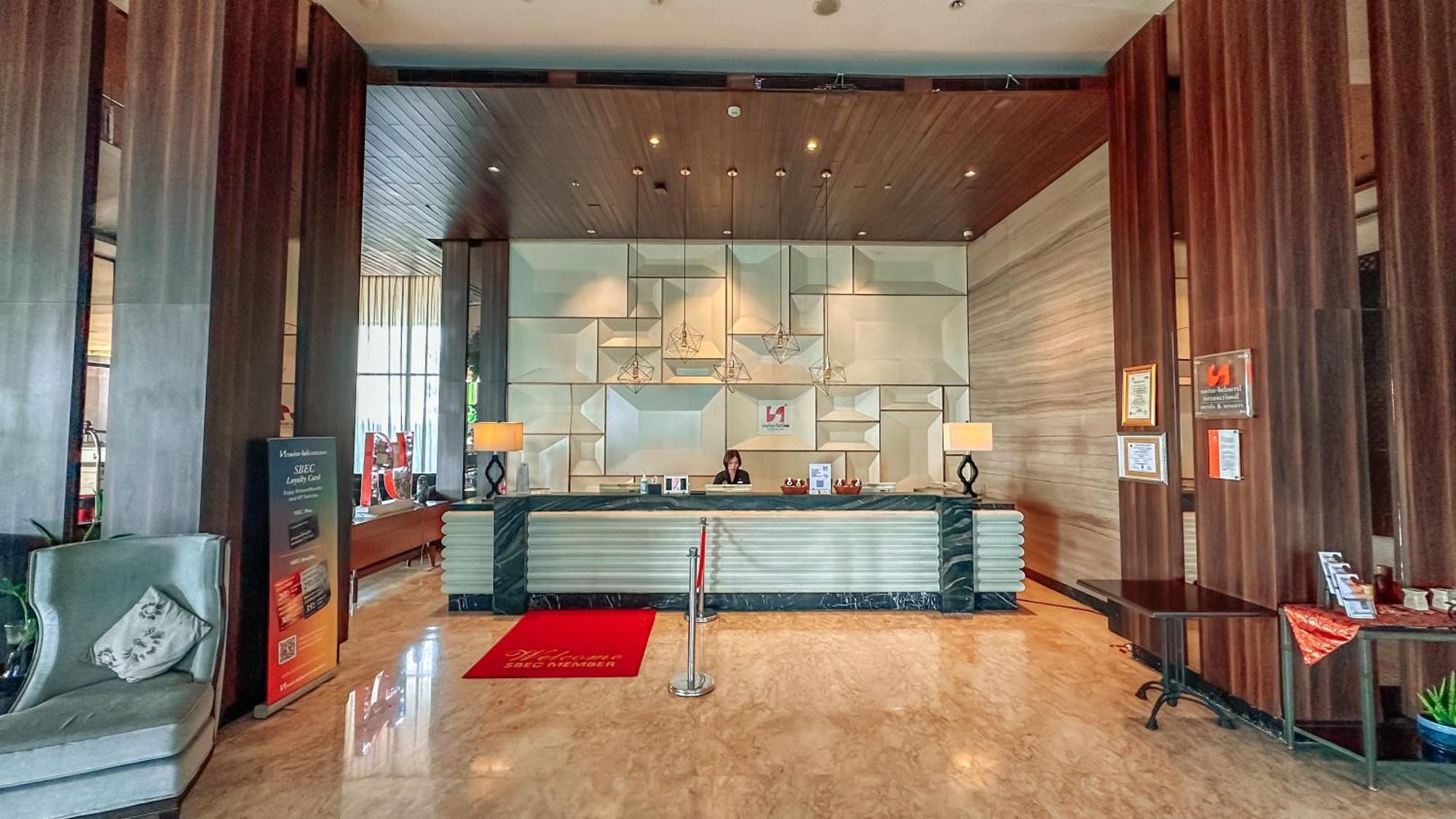 Swiss-Belinn Karawang Ngoại thất bức ảnh